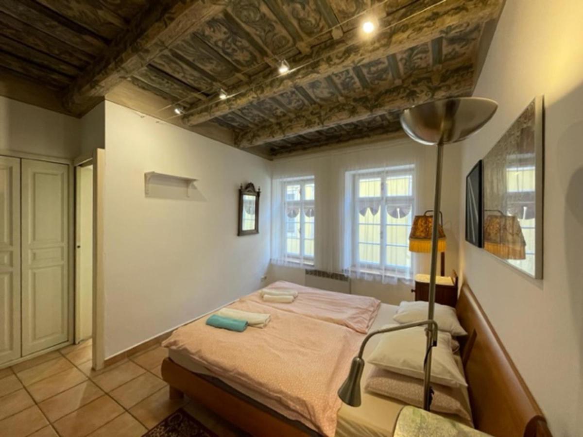 Historical Apartment With Balcony Πράγα Εξωτερικό φωτογραφία